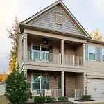 Near Clt Airport - 4Bd - Backyard - Balcony