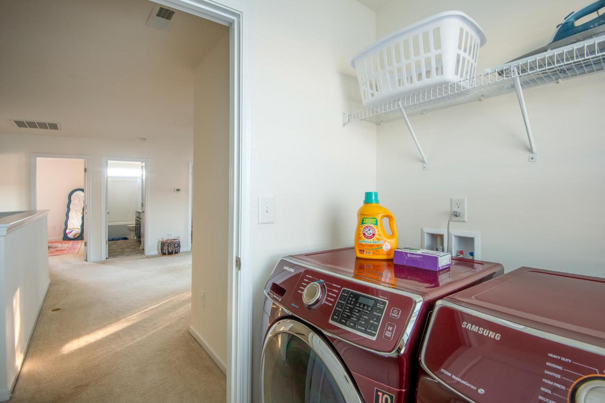 Holiday home Near Clt Airport - 4bd - Backyard - Balcony